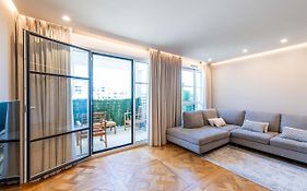 Prestige By Plaza